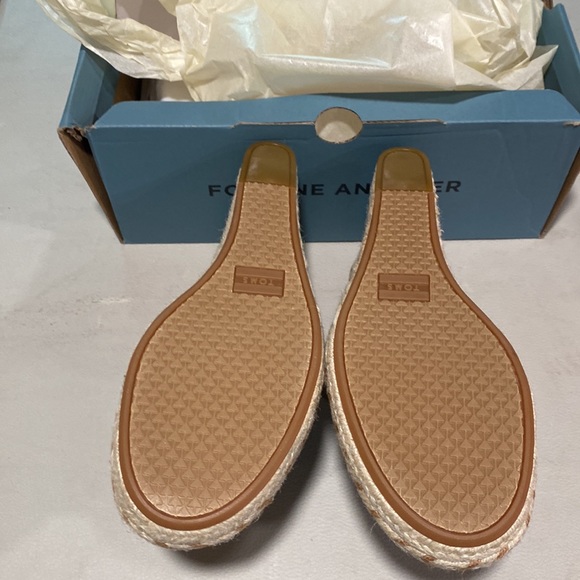 Brand new Tom’s wedges in denim with nice braided wedge in size 9. - Picture 2 of 8
